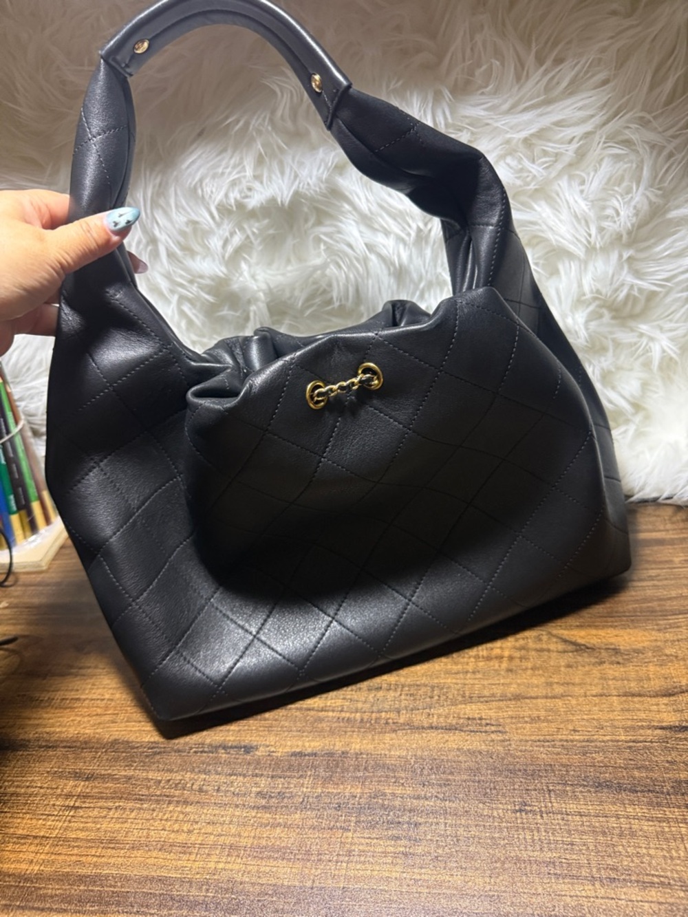 CHANEL Black Quilted Leather Shoulder Bag with Gold Chain Detail - Picture 4 of 11